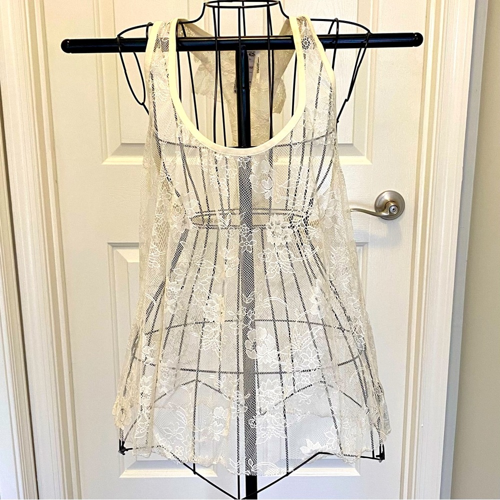 Guess Lace tank, size L